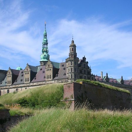 Big 4 Bedroom Apartment With Bathtub By Cph City Hall Square Copenhagen Exterior photo
