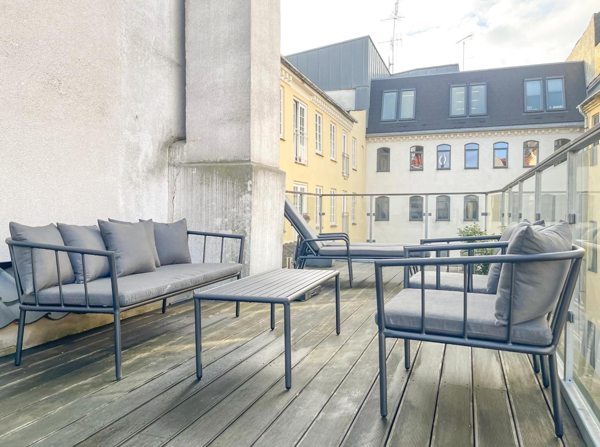 Big 4 Bedroom Apartment With Bathtub By Cph City Hall Square Copenhagen Exterior photo