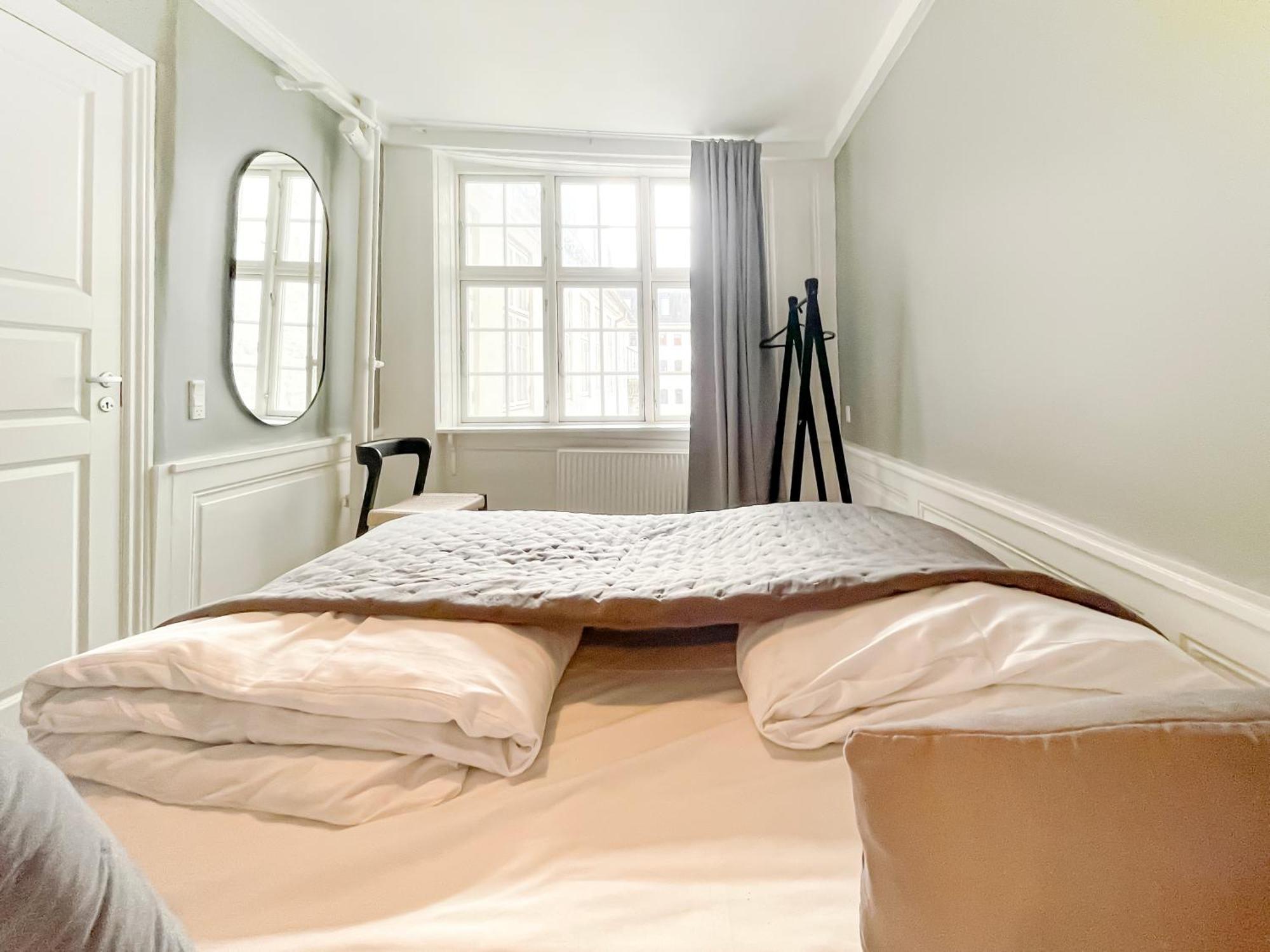 Big 4 Bedroom Apartment With Bathtub By Cph City Hall Square Copenhagen Exterior photo
