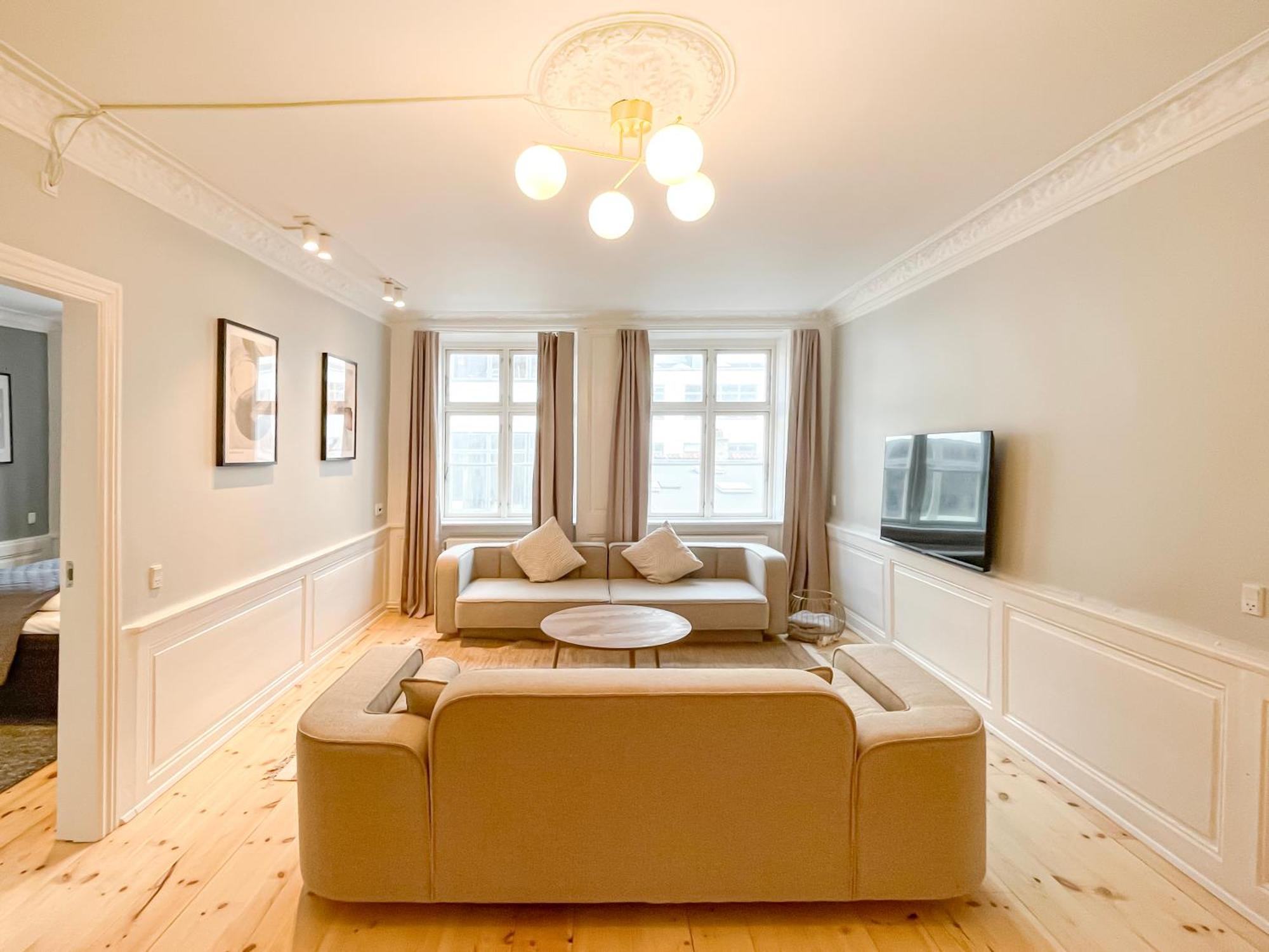 Big 4 Bedroom Apartment With Bathtub By Cph City Hall Square Copenhagen Exterior photo