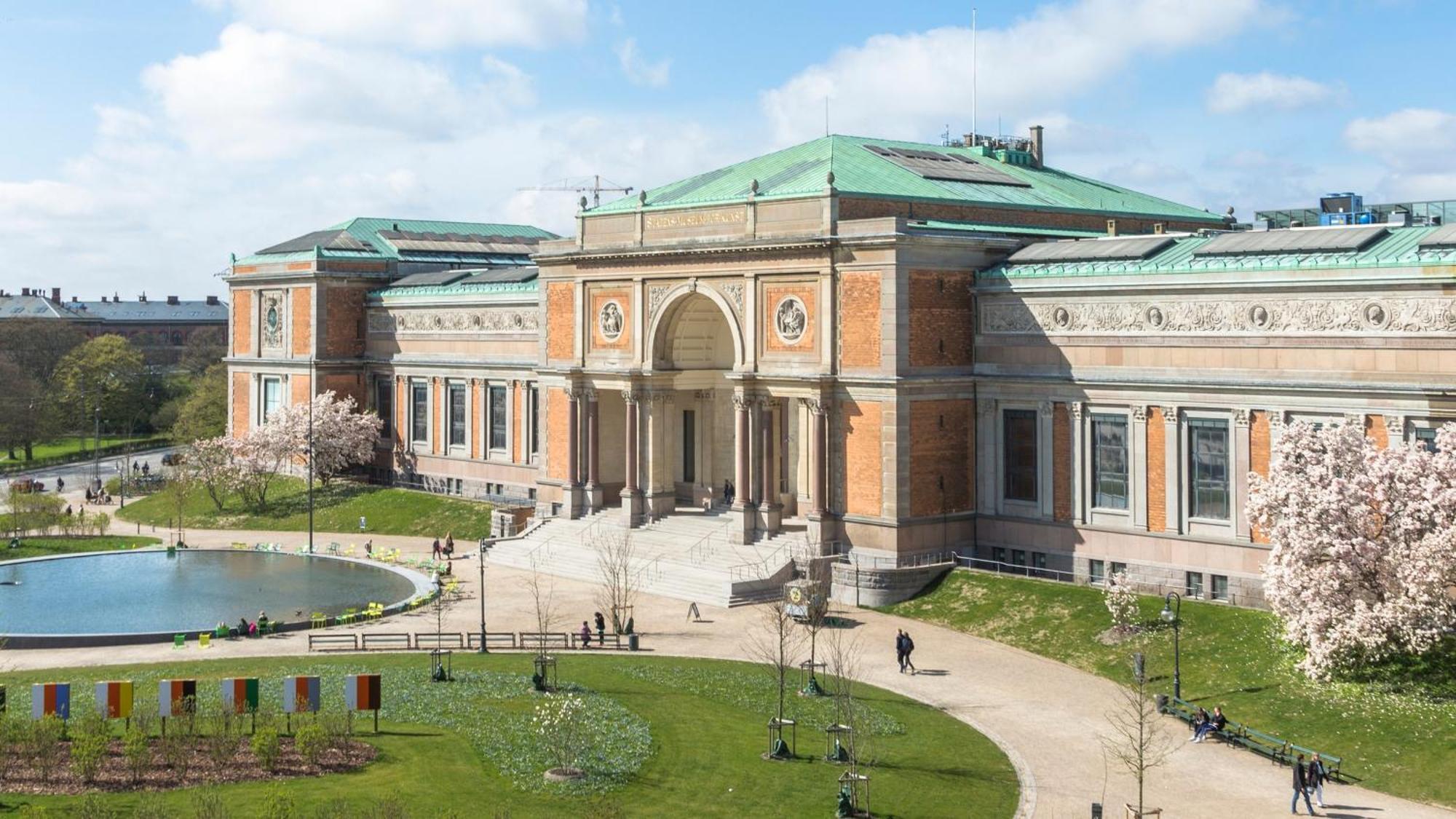Big 4 Bedroom Apartment With Bathtub By Cph City Hall Square Copenhagen Exterior photo