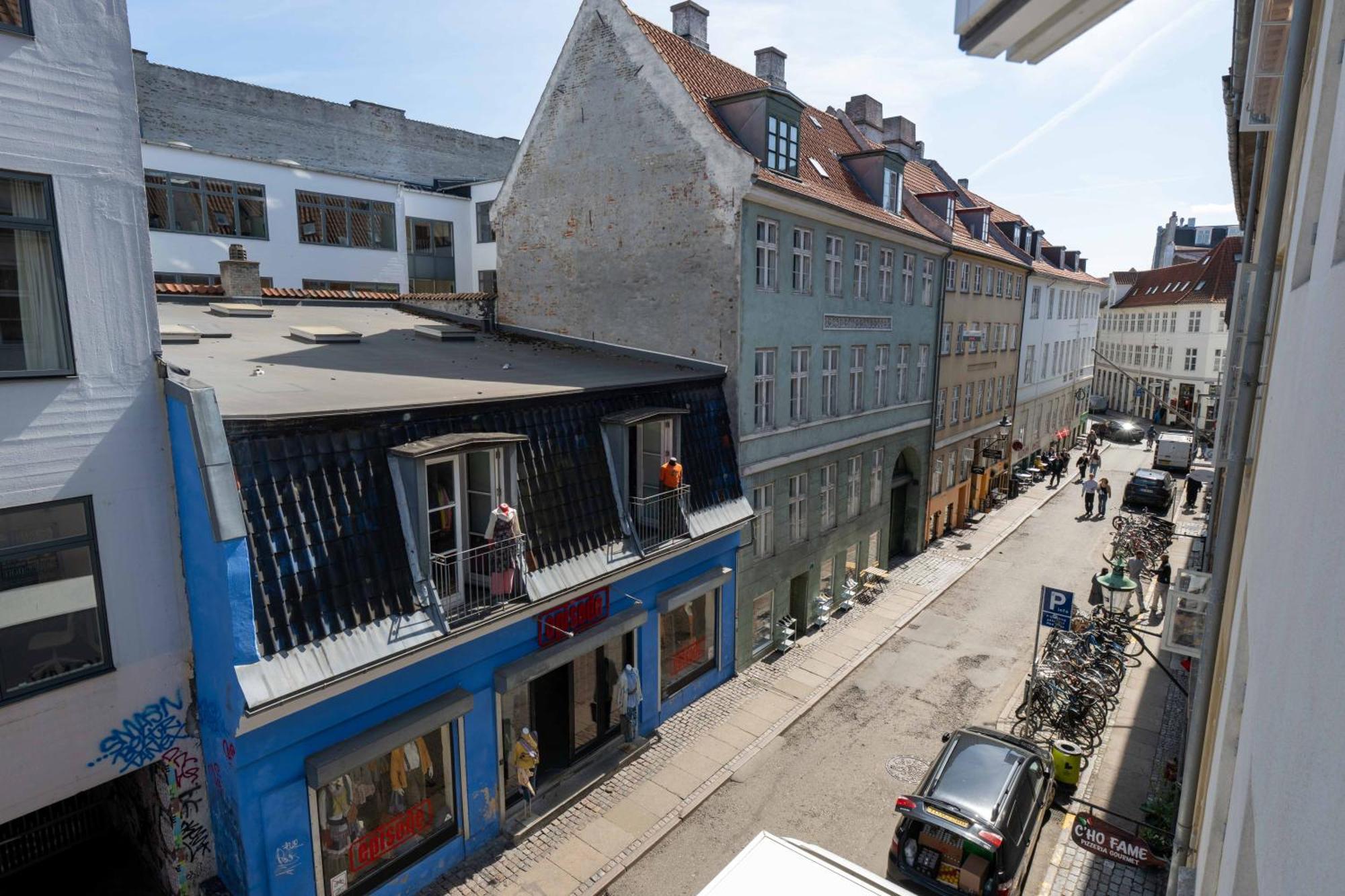 Big 4 Bedroom Apartment With Bathtub By Cph City Hall Square Copenhagen Exterior photo