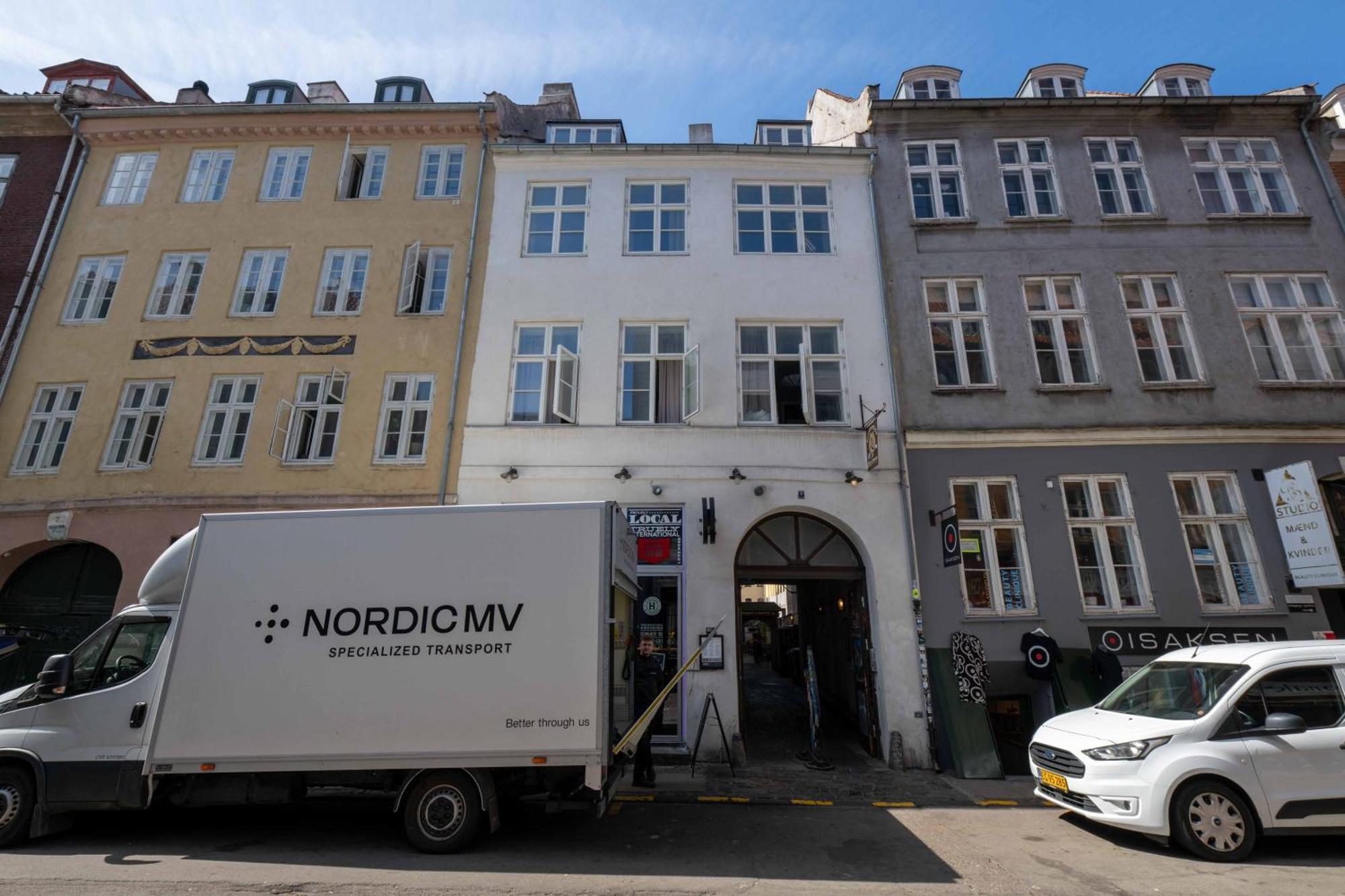 Big 4 Bedroom Apartment With Bathtub By Cph City Hall Square Copenhagen Exterior photo