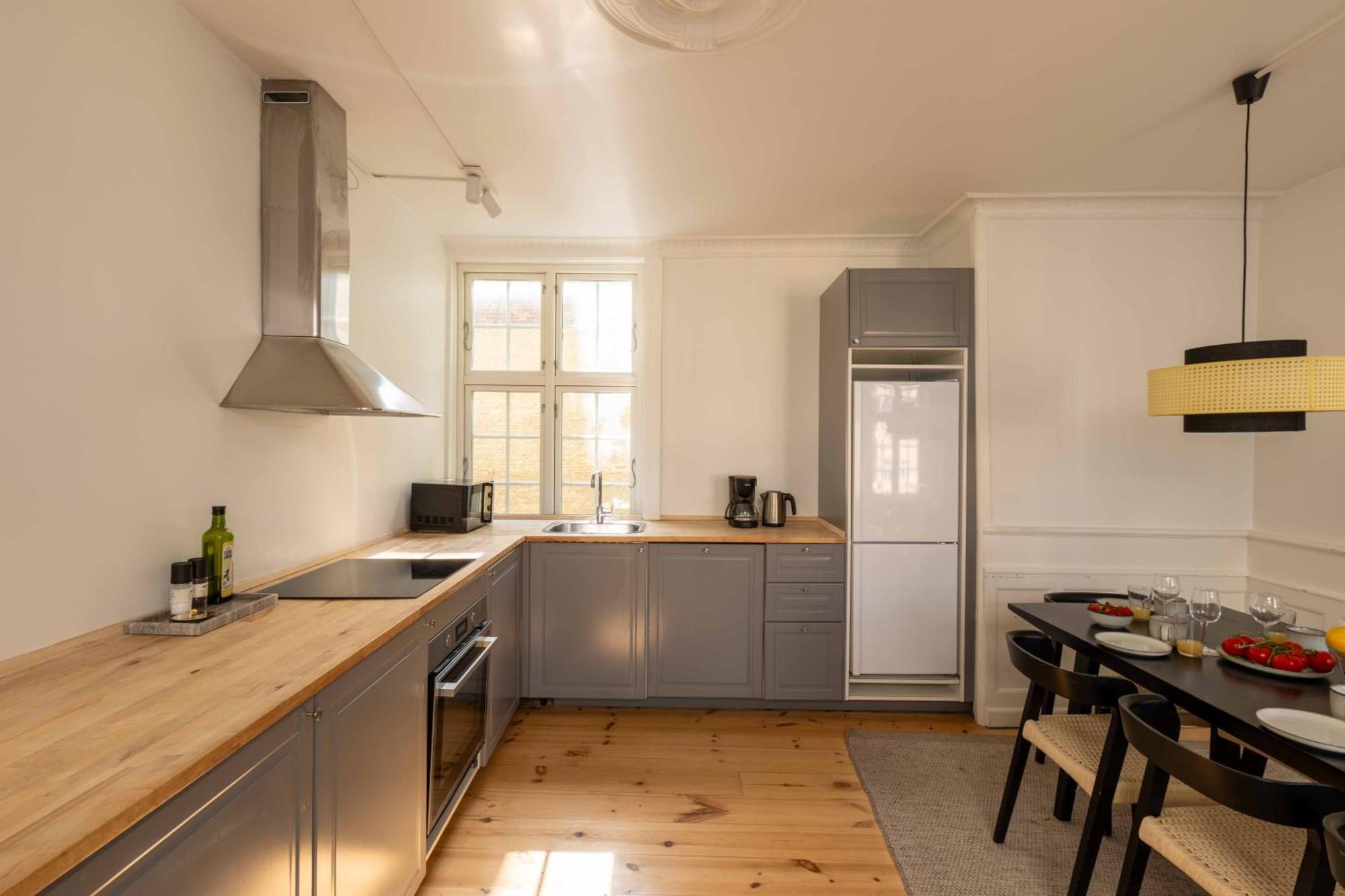 Big 4 Bedroom Apartment With Bathtub By Cph City Hall Square Copenhagen Exterior photo
