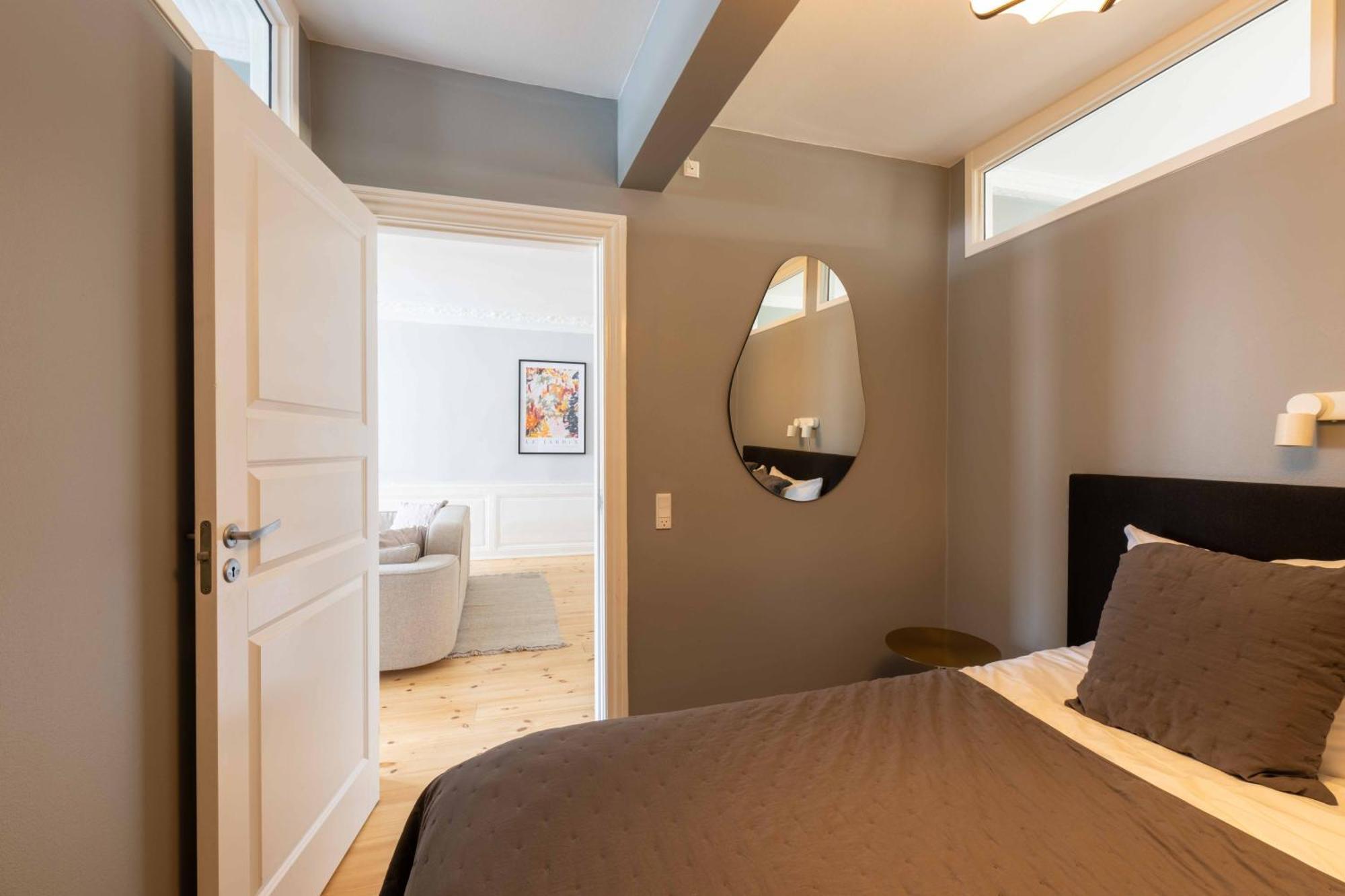 Big 4 Bedroom Apartment With Bathtub By Cph City Hall Square Copenhagen Exterior photo